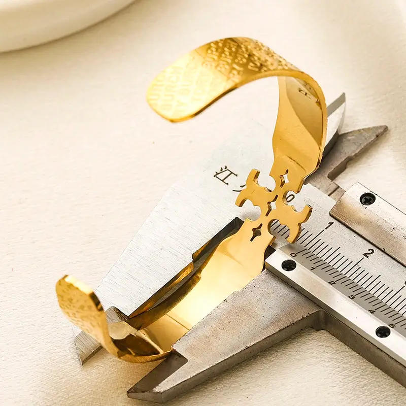 ZG3098 tory burch bangle size